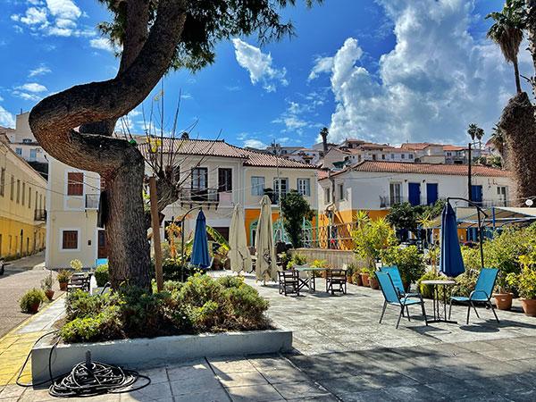 Plaza del pueblo, Koroni