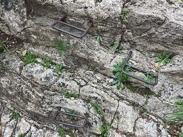 Tramo de grapas, cascadas de Polylimnio