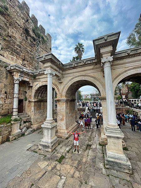 Puerta de Adrianno, Antalya