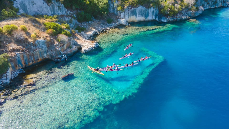 Ideal para hacer kayak en Kas, turquía, bañarte en aguas cristalinas, y ver la ciudad hundida de Kekova