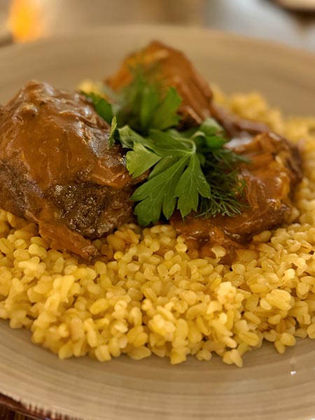 Carne de yak guisada con bulgur