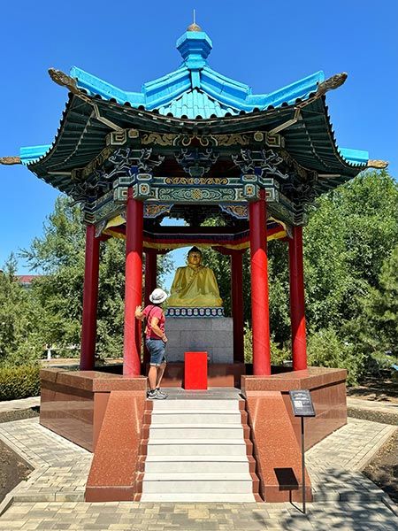 Estatua del Buda Shakyamuni