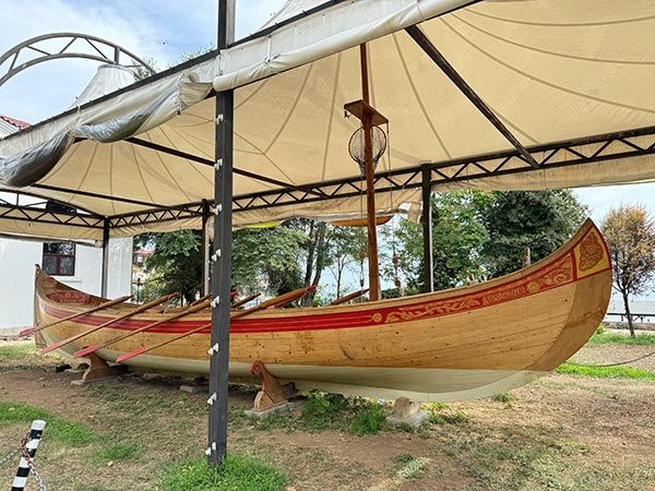 Barco de pesca a remos “Alamana”