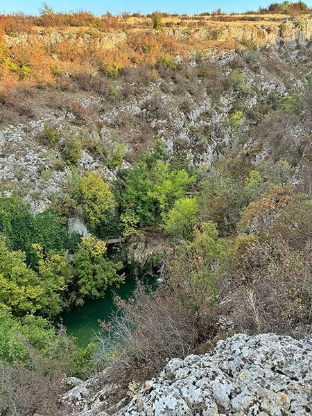Vistas desde la parte alta del cañón, cascadas de Hotnitsa