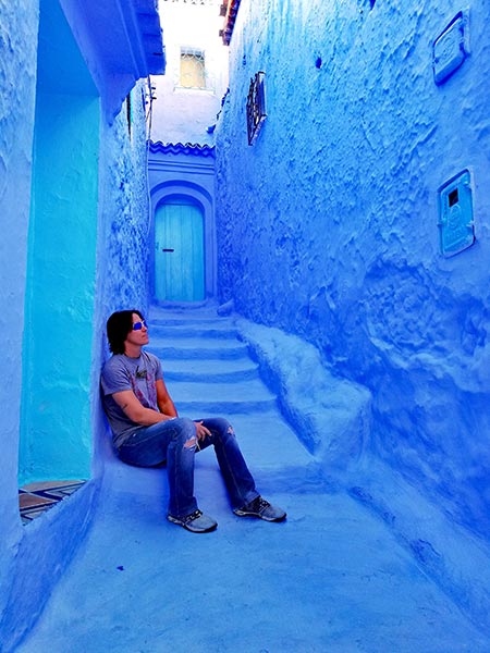Chefchaouen tiene muchas calles con escaleras de color azul, ideal para hacer fotos muy bonitas e instagrameables