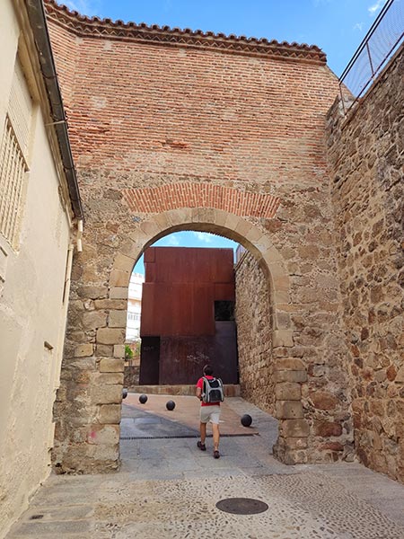 Hacia el Centro de Interpretación Medieval Torre Lucía