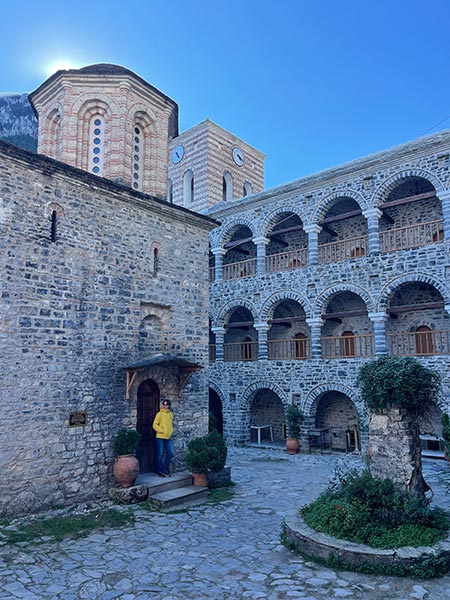 Monasterio Agios Dionysios, en el Monte Olimpo, ideal para ver una iglesia ortodoxa