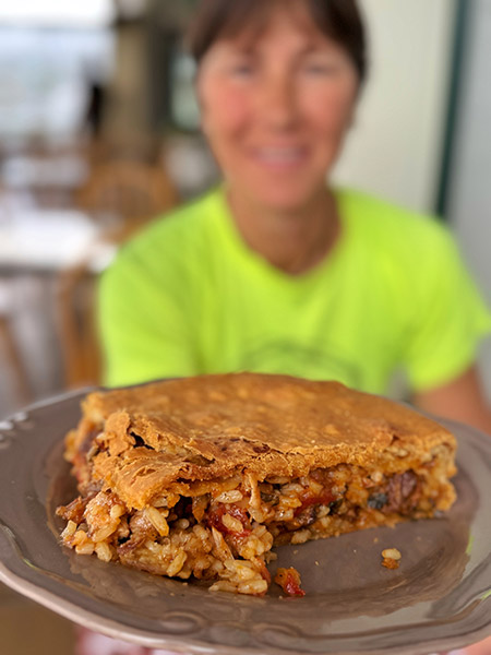 Kreatopita es un pastel típico de Cefalonia, hecho con carne picada, y arroz, o verduras