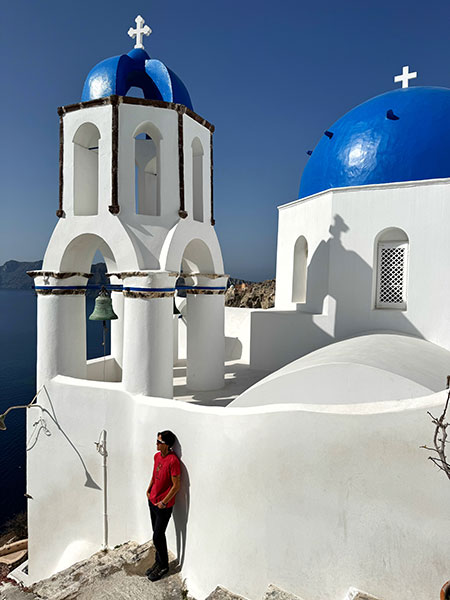 Cúpulas azules de Oia, son las iglesias más famosas de Santorini, donde se pueden ver estas cúpulas de color azul, que son las típicas postales de la isla de Santorini.