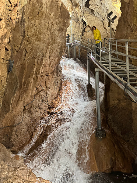 Guía completa para visitar la cueva Stopića