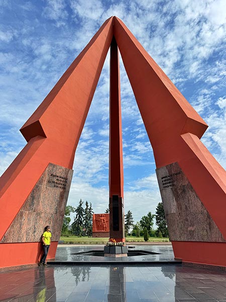 Monumento a la Llama Eterna