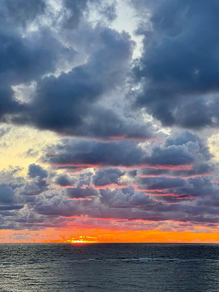 Atardecer en Panga Cliff