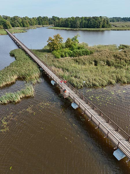 Puente del lago Širvéna