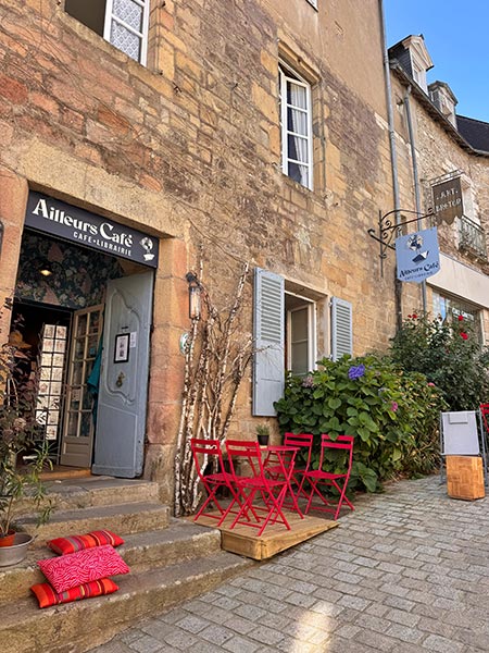 Ailleurs Café